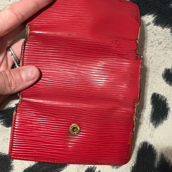 Louis Vuitton Red EPI Leather Four Key Holder CA1915 - Picture 15 of 16